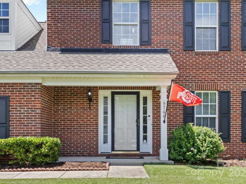 9746 Holly Park Drive, Charlotte, NC 28214.  MLS# CAR4278326, YatesRealty ID 24911. 