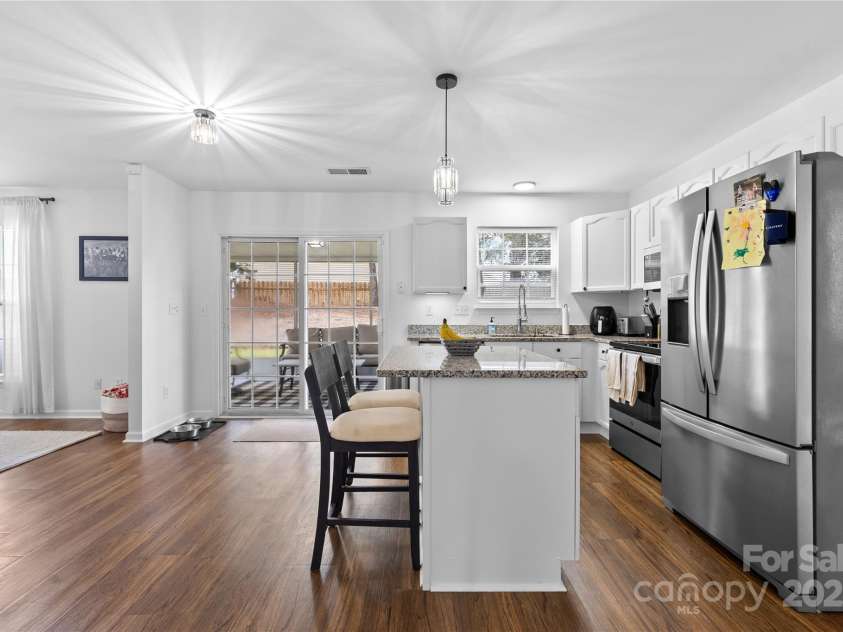 9746 Holly Park Drive, Charlotte, NC 28214.  MLS# CAR4278326, YatesRealty ID 24911. 