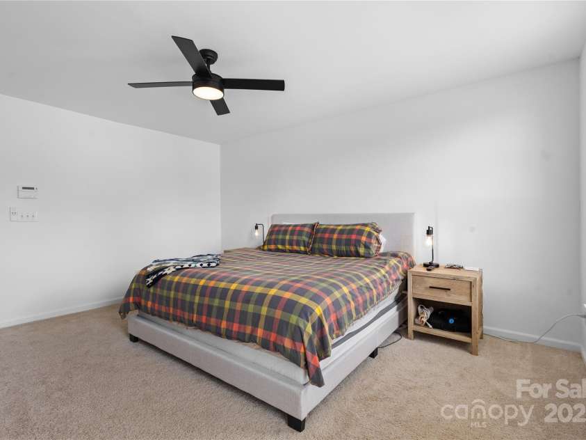 9746 Holly Park Drive, Charlotte, NC 28214.  MLS# CAR4278326, YatesRealty ID 24911. 