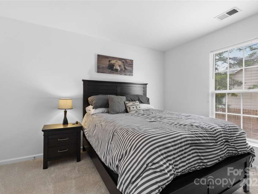 9746 Holly Park Drive, Charlotte, NC 28214.  MLS# CAR4278326, YatesRealty ID 24911. 