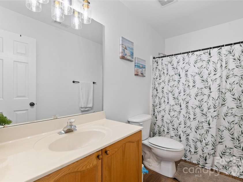 9746 Holly Park Drive, Charlotte, NC 28214.  MLS# CAR4278326, YatesRealty ID 24911. 