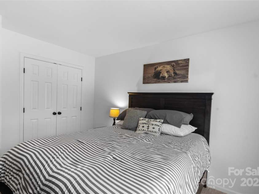 9746 Holly Park Drive, Charlotte, NC 28214.  MLS# CAR4278326, YatesRealty ID 24911. 