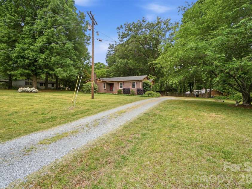 1621 Love Road, Monroe, NC 28110.  MLS# CAR4375506, YatesRealty ID 24912. 