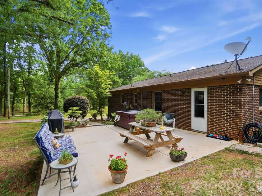 1621 Love Road, Monroe, NC 28110.  MLS# CAR4375506, YatesRealty ID 24912. 