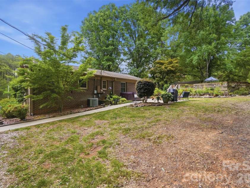 1621 Love Road, Monroe, NC 28110.  MLS# CAR4375506, YatesRealty ID 24912. 