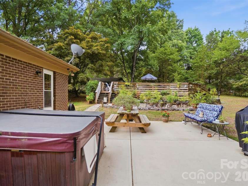 1621 Love Road, Monroe, NC 28110.  MLS# CAR4375506, YatesRealty ID 24912. 