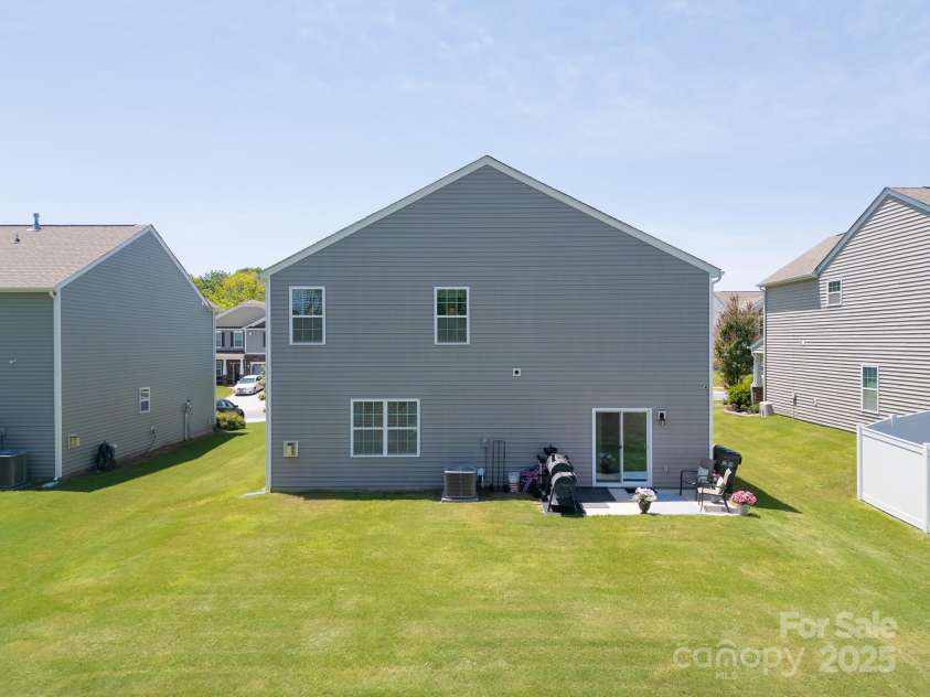 7016 Branch Fork Road, Charlotte, NC 28215.  MLS# CAR4277790, YatesRealty ID 24912. 