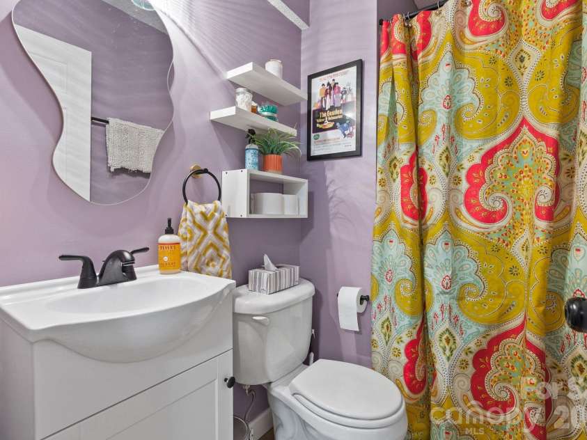 16 Chipping Green Drive, Arden, NC 28704.  MLS# CAR4382269, YatesRealty ID 24915. Bathroom (Lower Level)