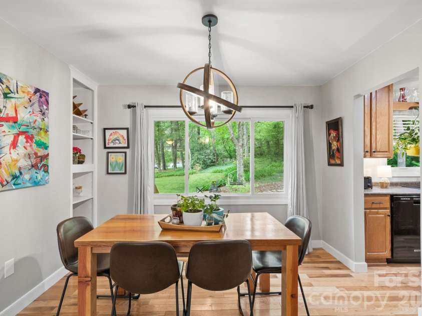 16 Chipping Green Drive, Arden, NC 28704.  MLS# CAR4382269, YatesRealty ID 24915. Dining Rom(Main Level)