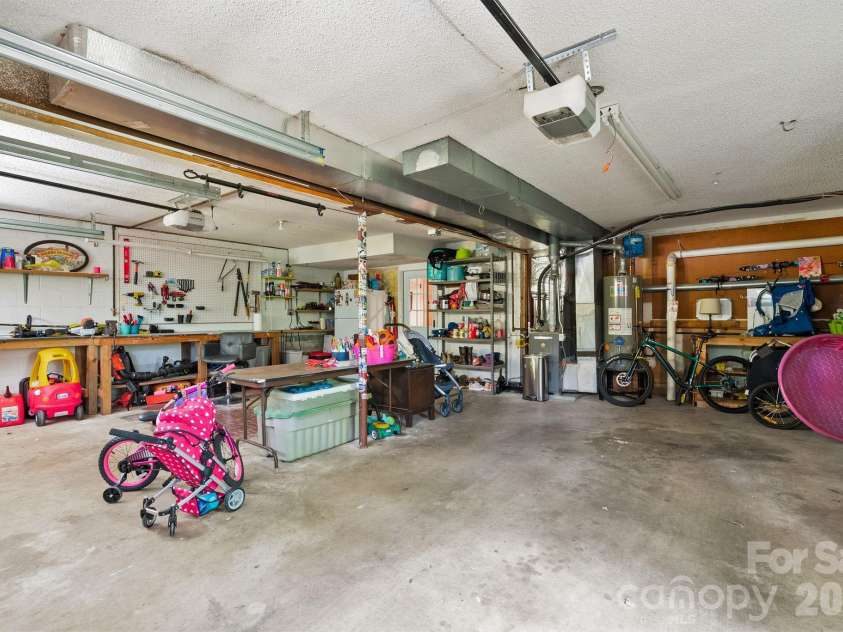 16 Chipping Green Drive, Arden, NC 28704.  MLS# CAR4382269, YatesRealty ID 24915. Garage (Lower Level)