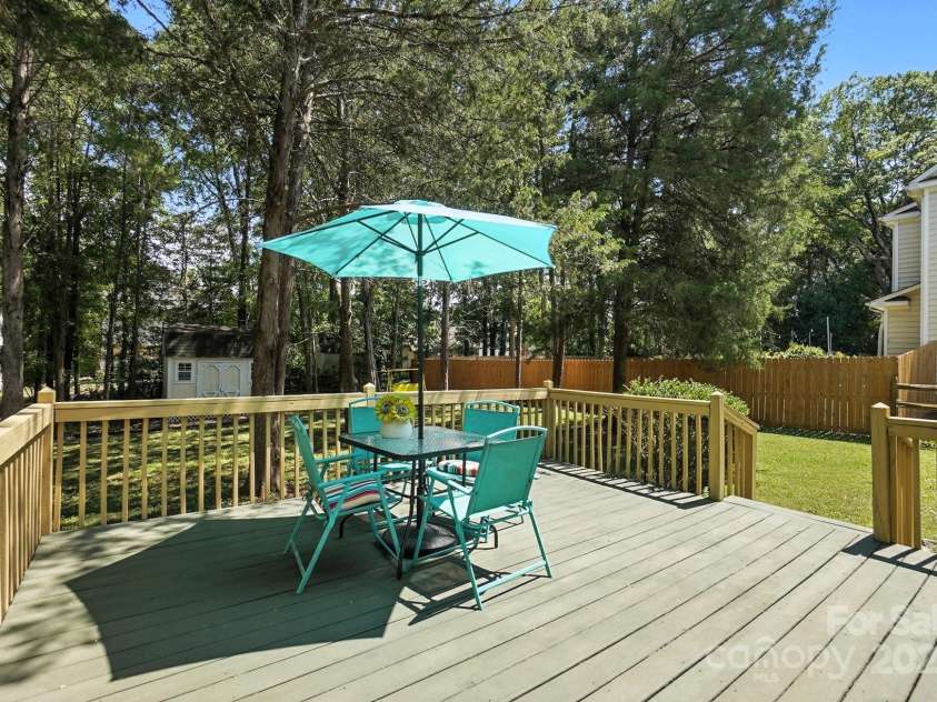 8837 Cedar Run Way, Charlotte, NC 28273.  MLS# CAR4278849, YatesRealty ID 24915. Deck