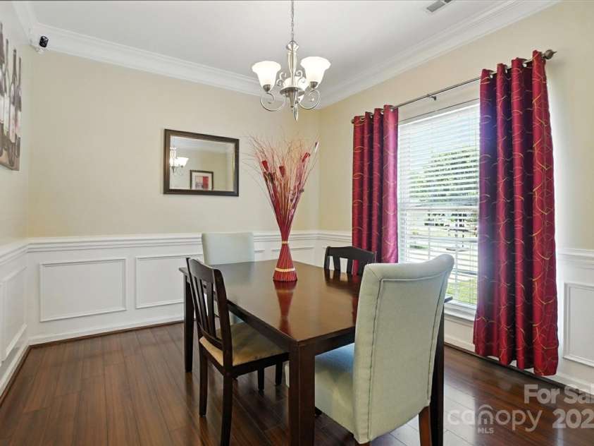 8837 Cedar Run Way, Charlotte, NC 28273.  MLS# CAR4278849, YatesRealty ID 24915. Dining Room