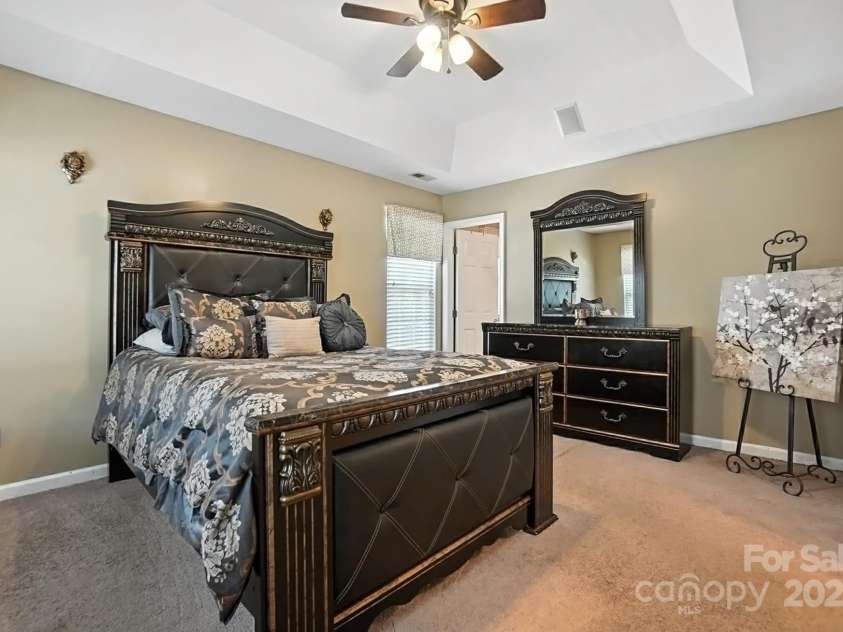 8837 Cedar Run Way, Charlotte, NC 28273.  MLS# CAR4278849, YatesRealty ID 24915. Owner's Bedroom