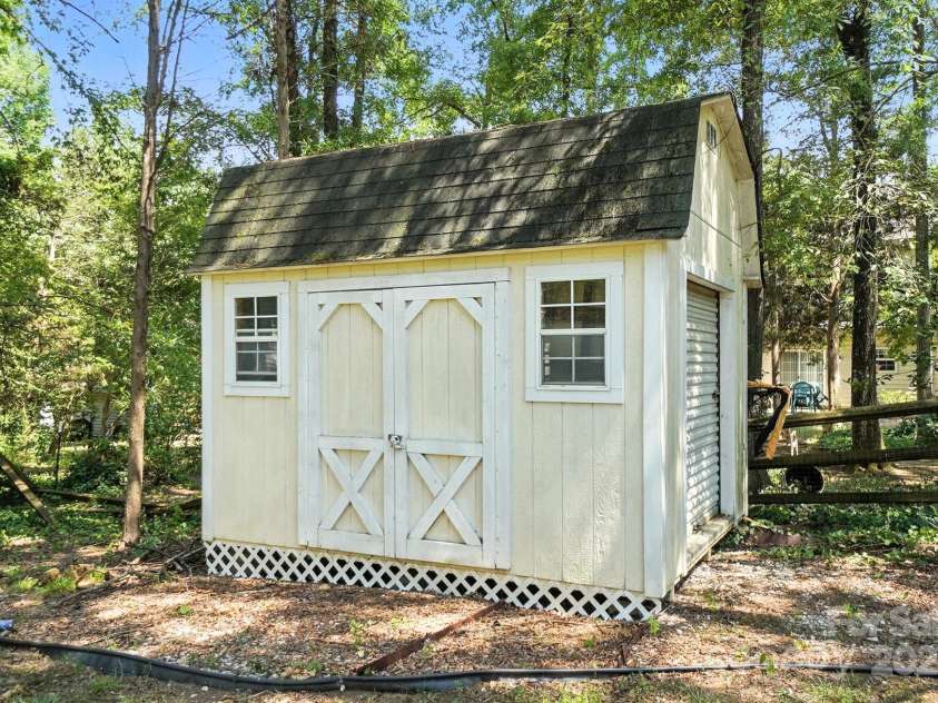 8837 Cedar Run Way, Charlotte, NC 28273.  MLS# CAR4278849, YatesRealty ID 24915. Shed