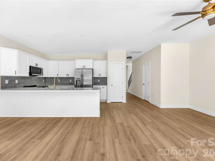 1944 Purser Drive, Charlotte, NC 28215.  MLS# CAR4378594, YatesRealty ID 24916. Bright main-level seating