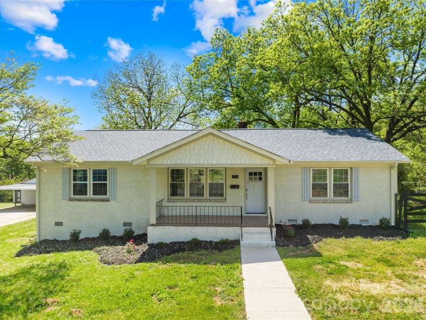 226 Planetree Drive, Belmont, NC 28012.  MLS# CAR4369156, YatesRealty ID 24917. 