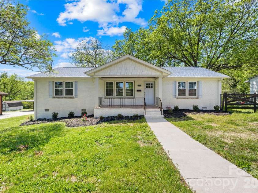 226 Planetree Drive, Belmont, NC 28012.  MLS# CAR4369156, YatesRealty ID 24917. 