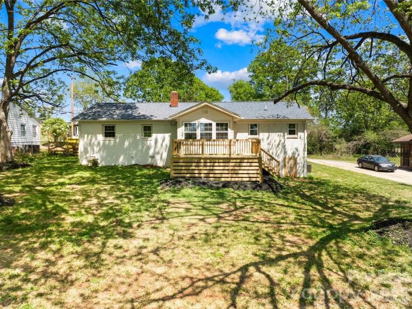 226 Planetree Drive, Belmont, NC 28012.  MLS# CAR4369156, YatesRealty ID 24917. 