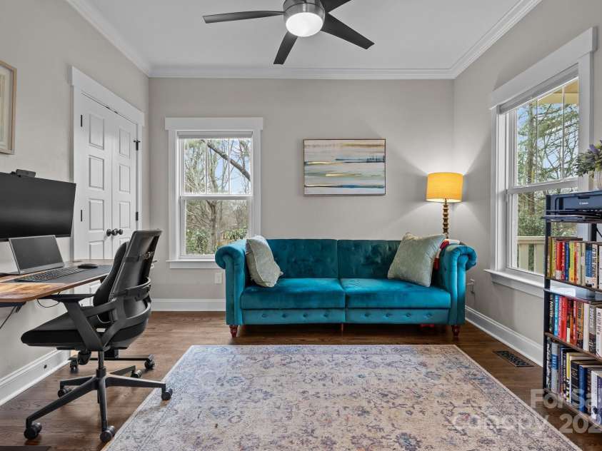 423 Solomon Street, Charlotte, NC 28216.  MLS# CAR4274580, YatesRealty ID 24917. 