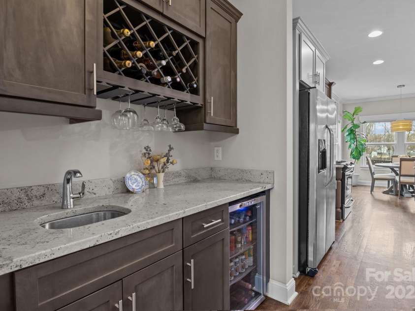 423 Solomon Street, Charlotte, NC 28216.  MLS# CAR4274580, YatesRealty ID 24917. 