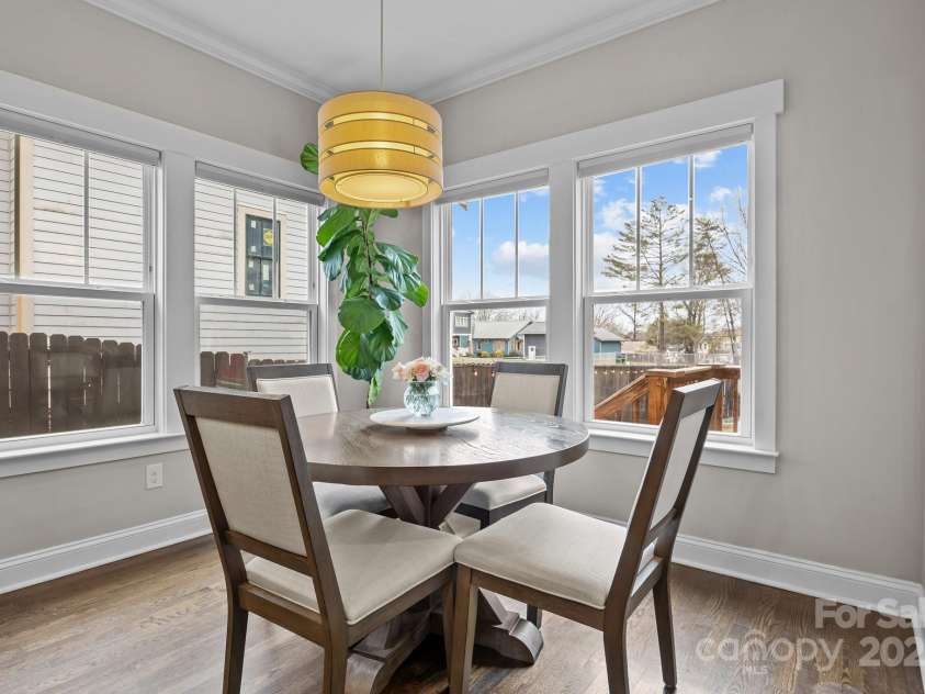 423 Solomon Street, Charlotte, NC 28216.  MLS# CAR4274580, YatesRealty ID 24917. 
