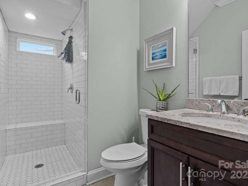 423 Solomon Street, Charlotte, NC 28216.  MLS# CAR4274580, YatesRealty ID 24917. 