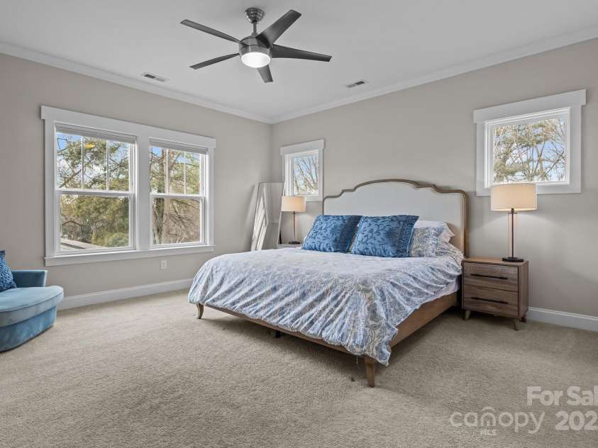 423 Solomon Street, Charlotte, NC 28216.  MLS# CAR4274580, YatesRealty ID 24917. 
