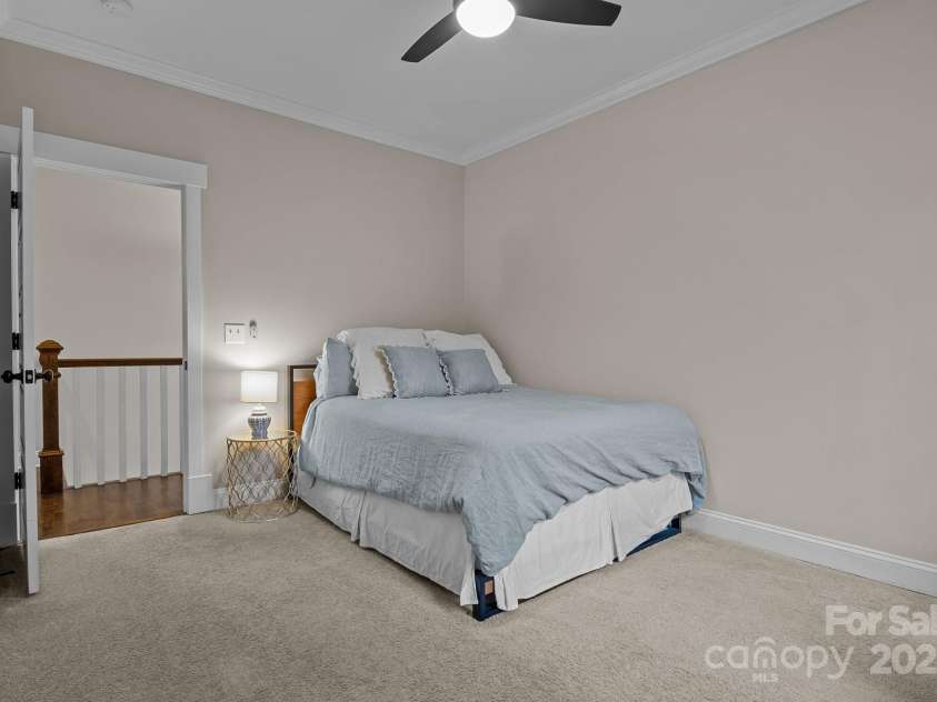 423 Solomon Street, Charlotte, NC 28216.  MLS# CAR4274580, YatesRealty ID 24917. 