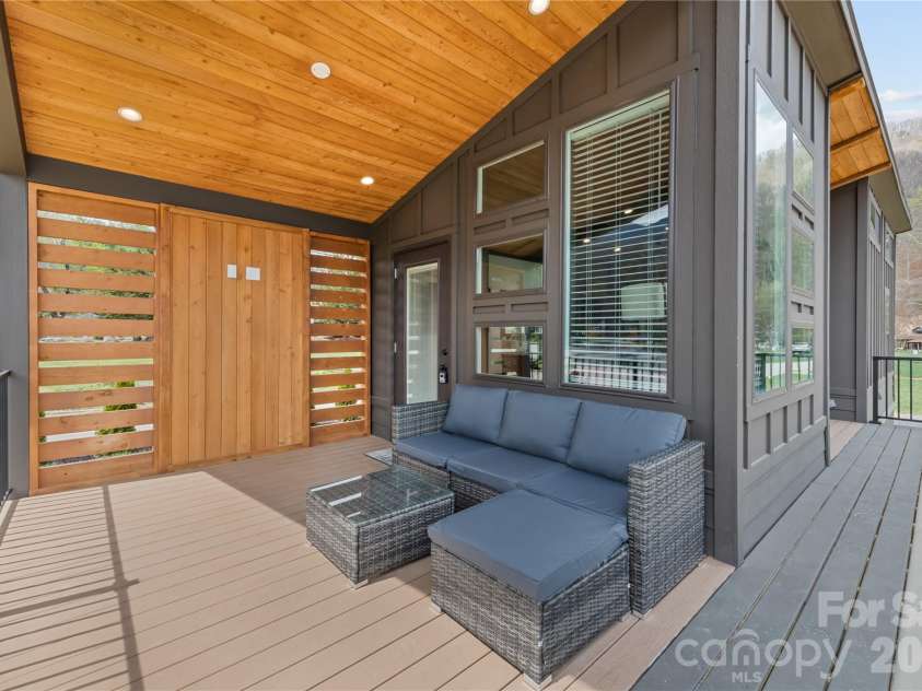 25 Getaway Lane, Maggie Valley, NC 28751.  MLS# CAR4368609, YatesRealty ID 24919. 