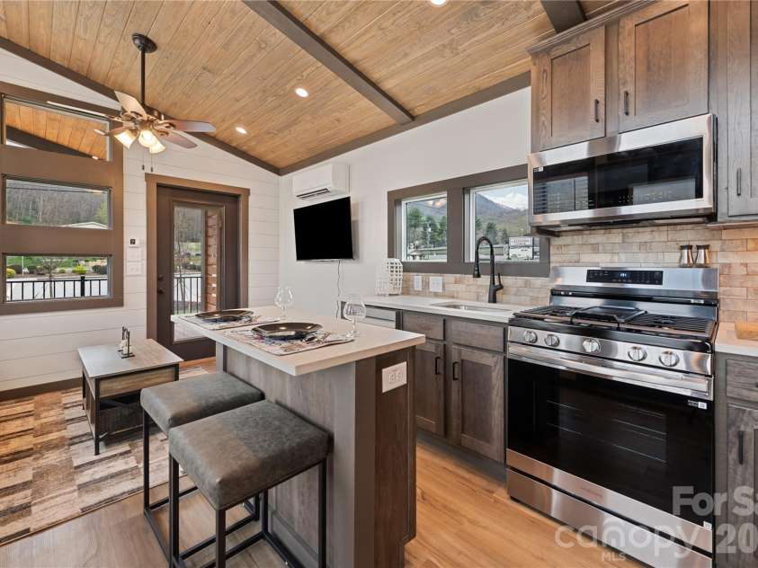 25 Getaway Lane, Maggie Valley, NC 28751.  MLS# CAR4368609, YatesRealty ID 24919. 
