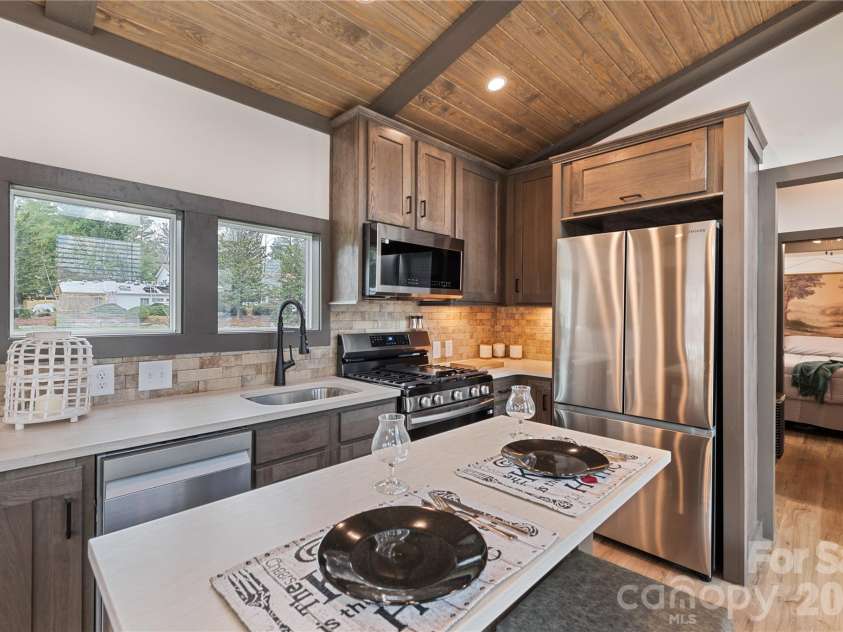 25 Getaway Lane, Maggie Valley, NC 28751.  MLS# CAR4368609, YatesRealty ID 24919. 