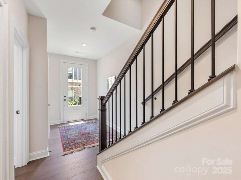 5018 Harrowsmith Lane, Charlotte, NC 28204.  MLS# CAR4279419, YatesRealty ID 24919. 