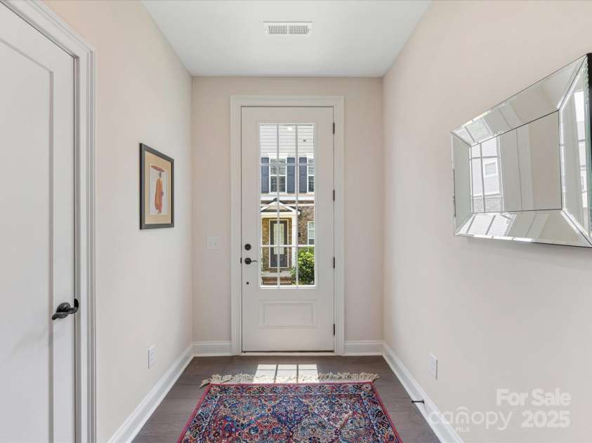 5018 Harrowsmith Lane, Charlotte, NC 28204.  MLS# CAR4279419, YatesRealty ID 24919. 