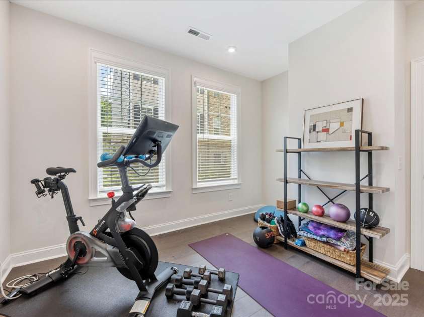 5018 Harrowsmith Lane, Charlotte, NC 28204.  MLS# CAR4279419, YatesRealty ID 24919. 