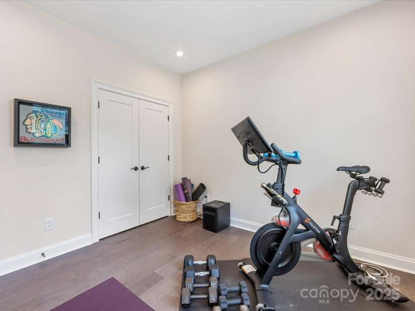 5018 Harrowsmith Lane, Charlotte, NC 28204.  MLS# CAR4279419, YatesRealty ID 24919. 