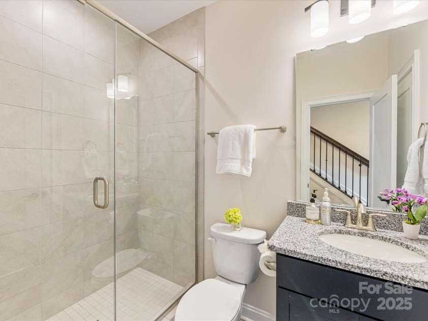5018 Harrowsmith Lane, Charlotte, NC 28204.  MLS# CAR4279419, YatesRealty ID 24919. 