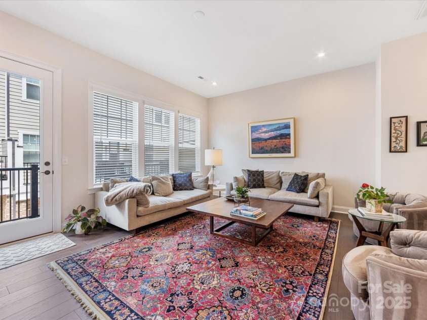 5018 Harrowsmith Lane, Charlotte, NC 28204.  MLS# CAR4279419, YatesRealty ID 24919. 