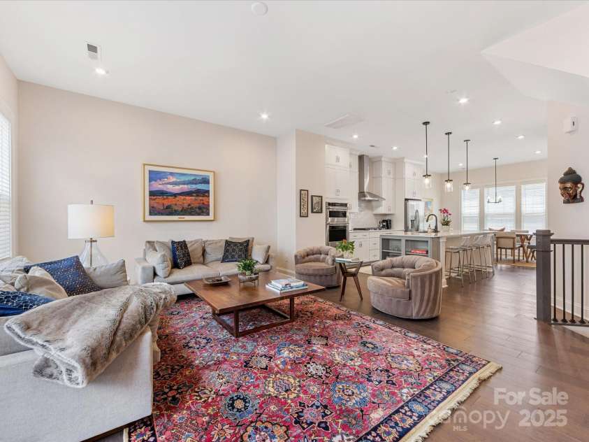 5018 Harrowsmith Lane, Charlotte, NC 28204.  MLS# CAR4279419, YatesRealty ID 24919. 