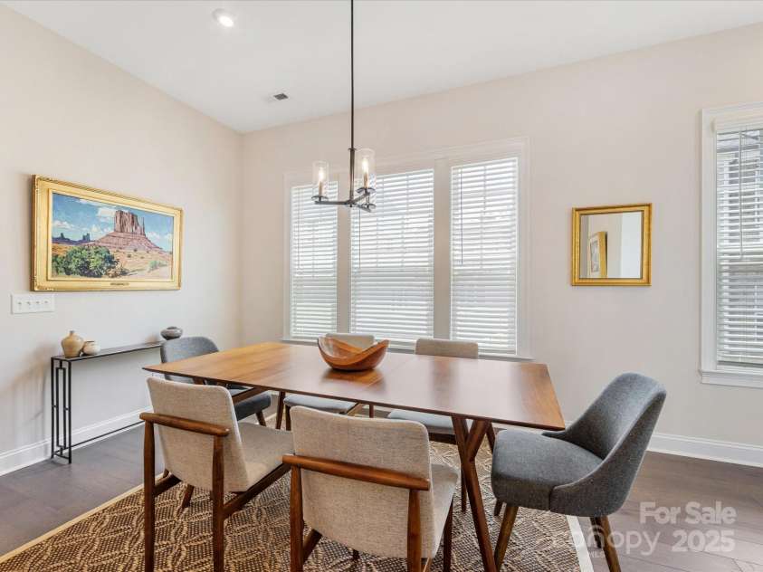5018 Harrowsmith Lane, Charlotte, NC 28204.  MLS# CAR4279419, YatesRealty ID 24919. 