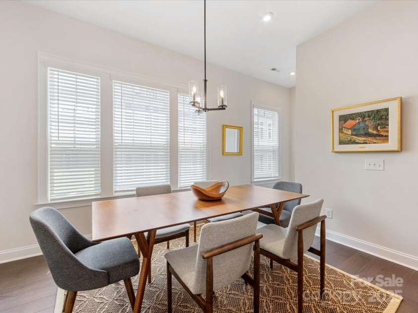 5018 Harrowsmith Lane, Charlotte, NC 28204.  MLS# CAR4279419, YatesRealty ID 24919. 