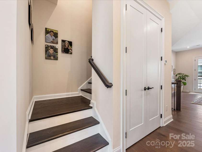 5018 Harrowsmith Lane, Charlotte, NC 28204.  MLS# CAR4279419, YatesRealty ID 24919. 