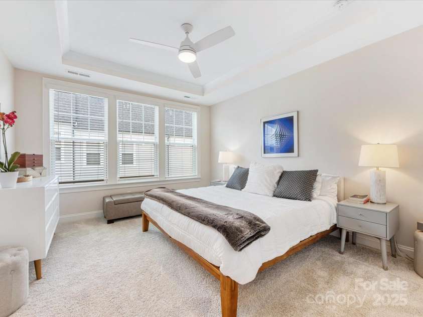5018 Harrowsmith Lane, Charlotte, NC 28204.  MLS# CAR4279419, YatesRealty ID 24919. 