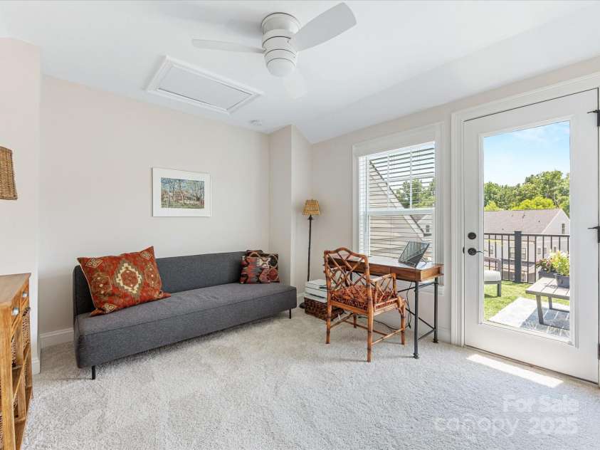 5018 Harrowsmith Lane, Charlotte, NC 28204.  MLS# CAR4279419, YatesRealty ID 24919. 