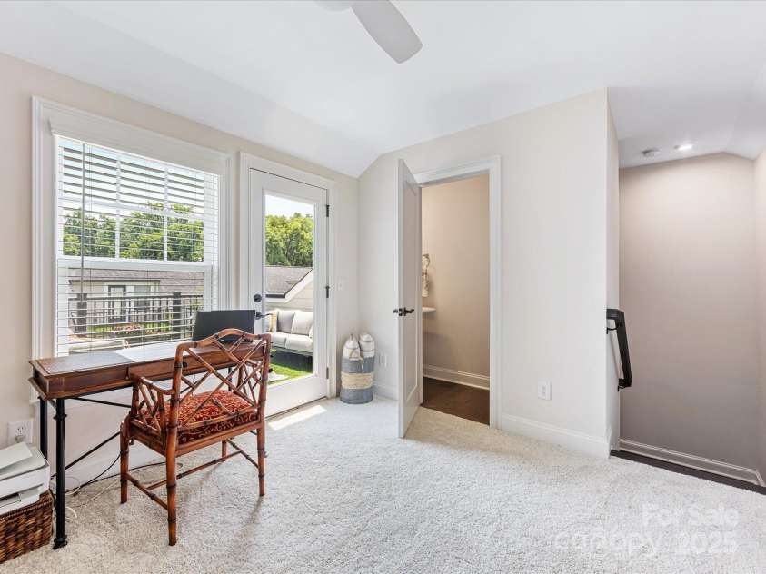5018 Harrowsmith Lane, Charlotte, NC 28204.  MLS# CAR4279419, YatesRealty ID 24919. 