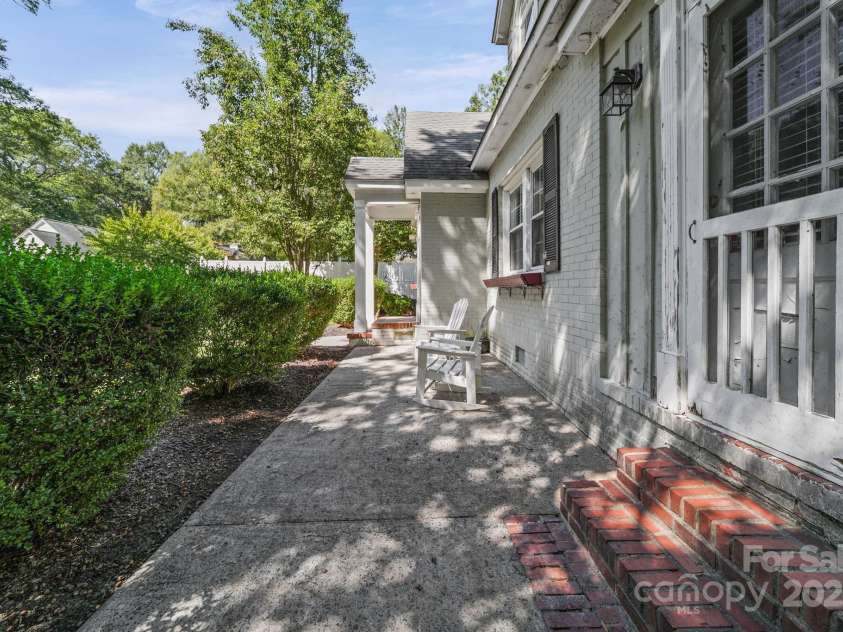 402 Dale Avenue, Gastonia, NC 28052.  MLS# CAR4308354, YatesRealty ID 2492. 