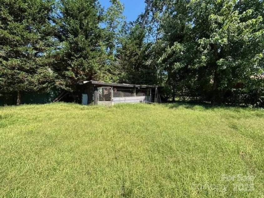 198 Morningside Drive, Ellenboro, NC 28040.  MLS# CAR4278338, YatesRealty ID 24920. 