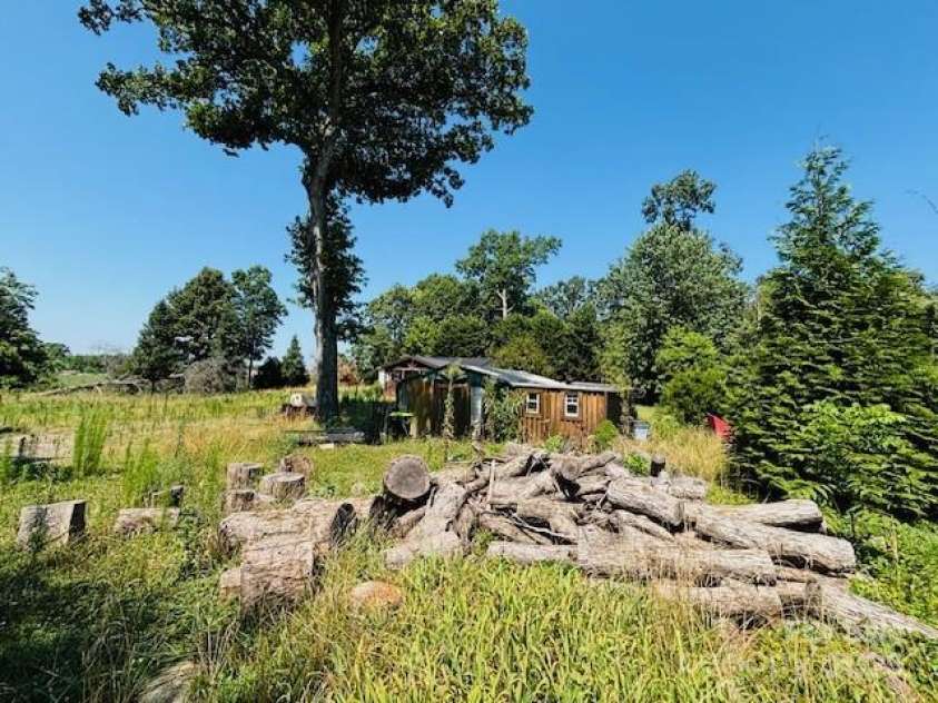 198 Morningside Drive, Ellenboro, NC 28040.  MLS# CAR4278338, YatesRealty ID 24920. 