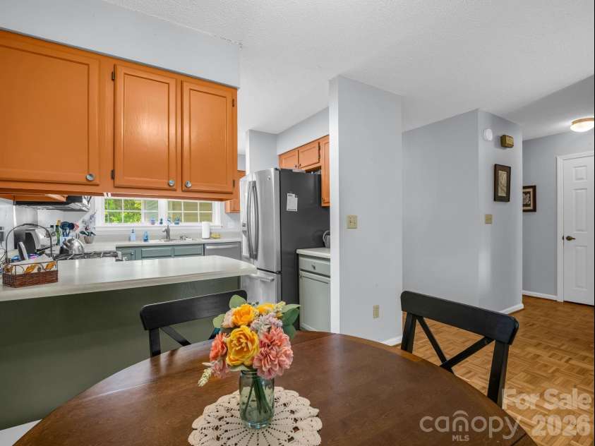 68 Lakeview Court, Brevard, NC 28712.  MLS# CAR4377140, YatesRealty ID 24920. 