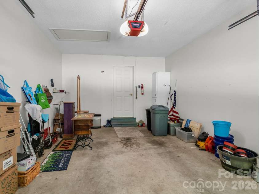 68 Lakeview Court, Brevard, NC 28712.  MLS# CAR4377140, YatesRealty ID 24920. 