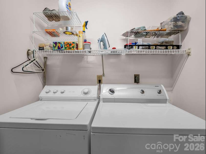 68 Lakeview Court, Brevard, NC 28712.  MLS# CAR4377140, YatesRealty ID 24920. Washer/dryer area